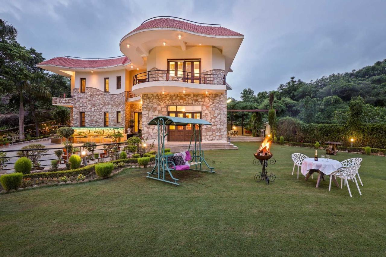 Stayvista'S Prakriti Farms With Outdoor Pool, Complimentary Breakfast And Hi-Tea Udaipur Esterno foto