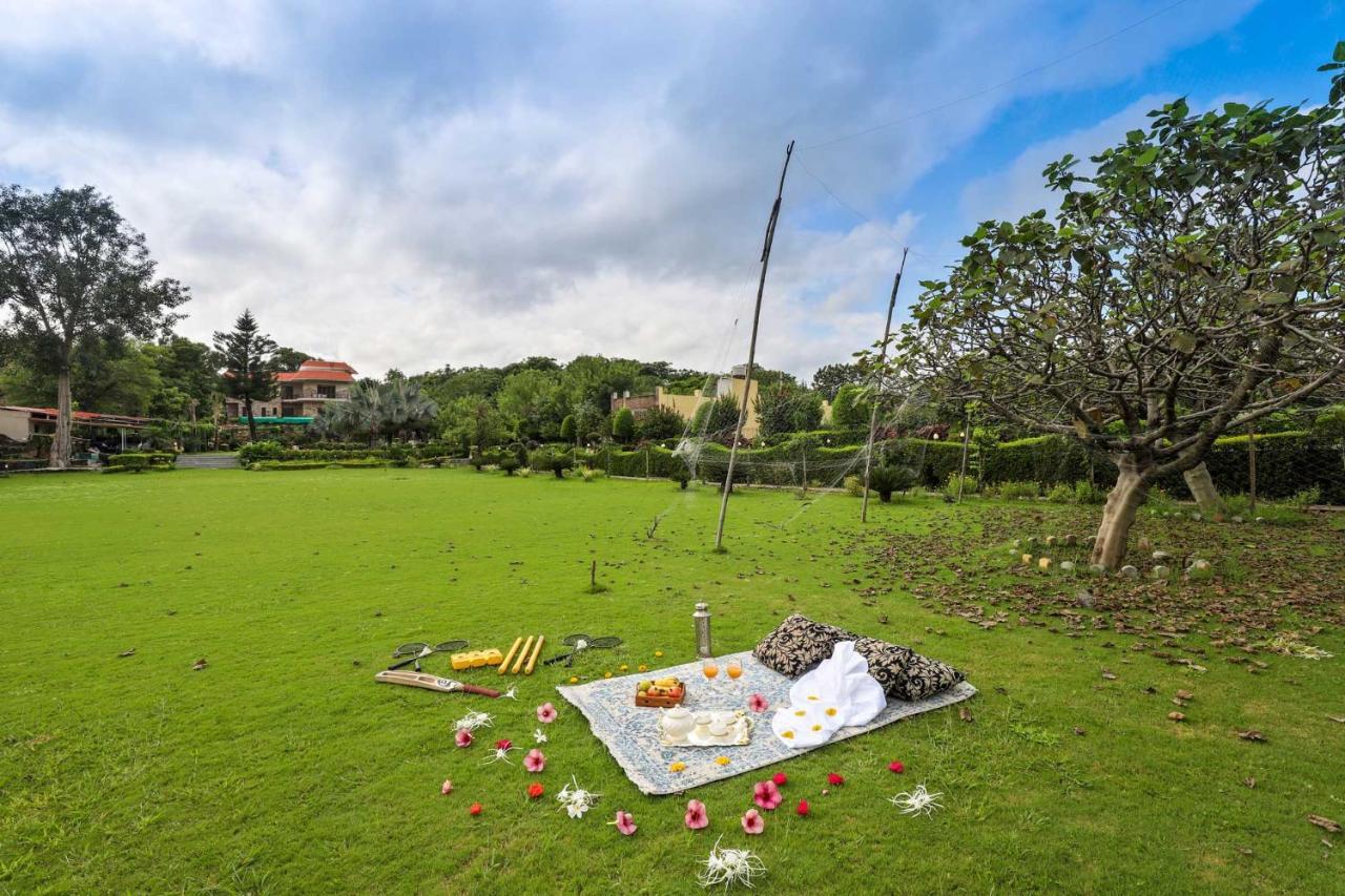 Stayvista'S Prakriti Farms With Outdoor Pool, Complimentary Breakfast And Hi-Tea Udaipur Esterno foto