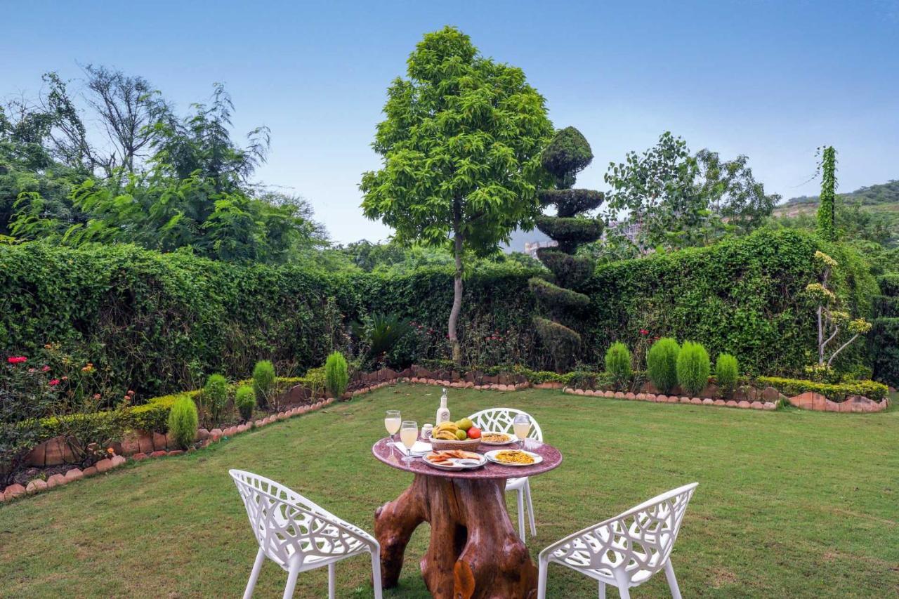 Stayvista'S Prakriti Farms With Outdoor Pool, Complimentary Breakfast And Hi-Tea Udaipur Esterno foto