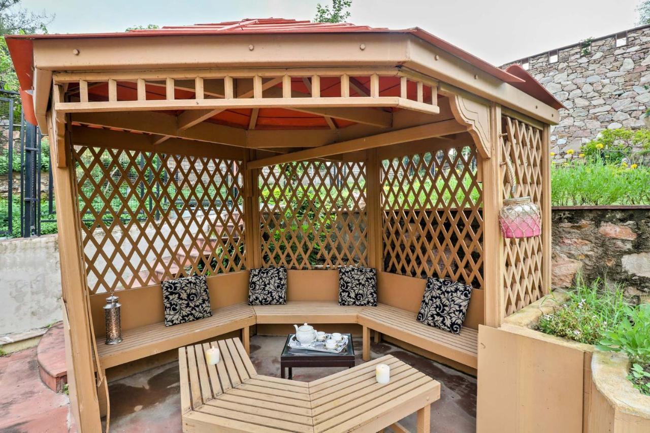 Stayvista'S Prakriti Farms With Outdoor Pool, Complimentary Breakfast And Hi-Tea Udaipur Esterno foto