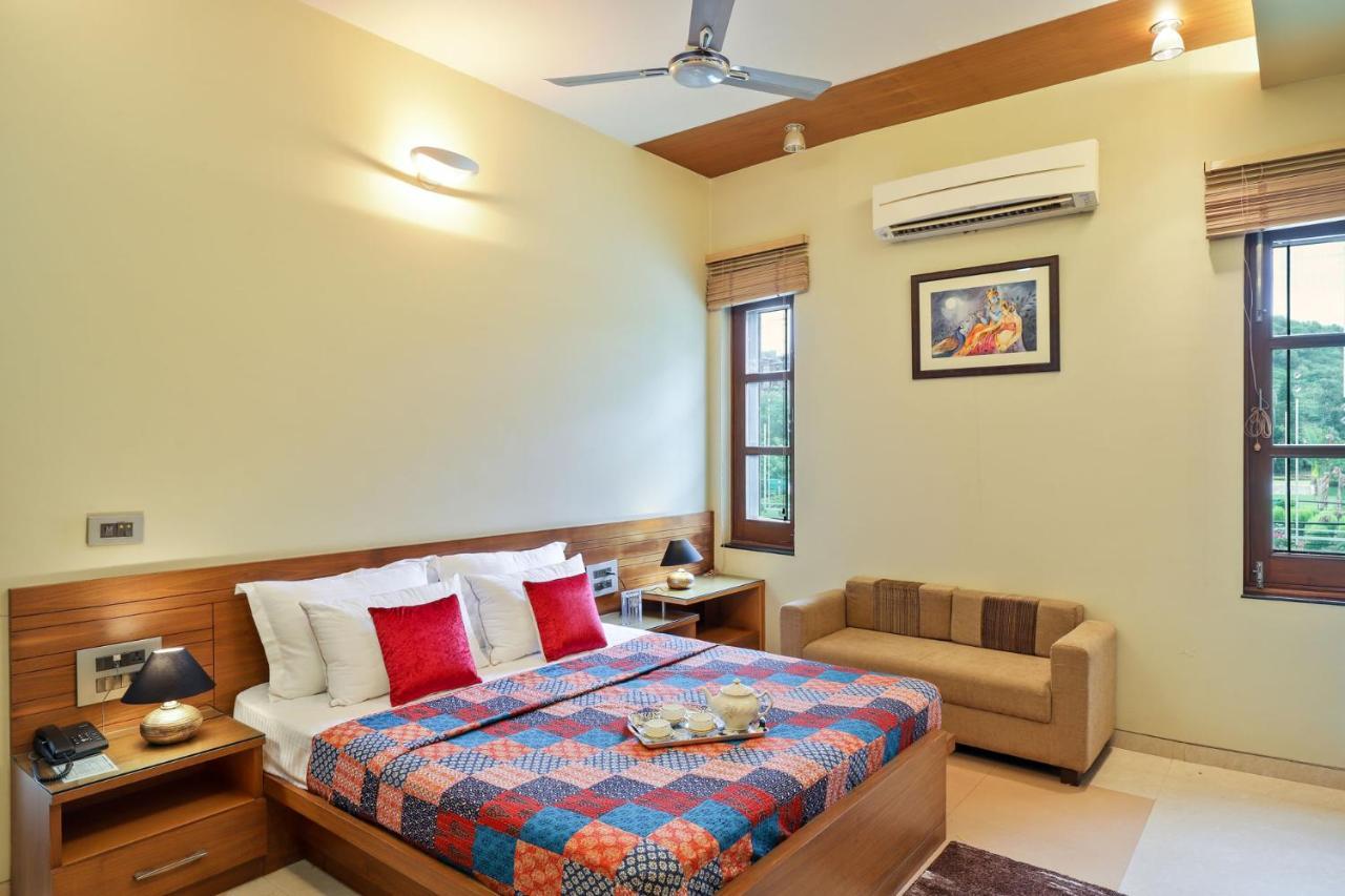 Stayvista'S Prakriti Farms With Outdoor Pool, Complimentary Breakfast And Hi-Tea Udaipur Esterno foto
