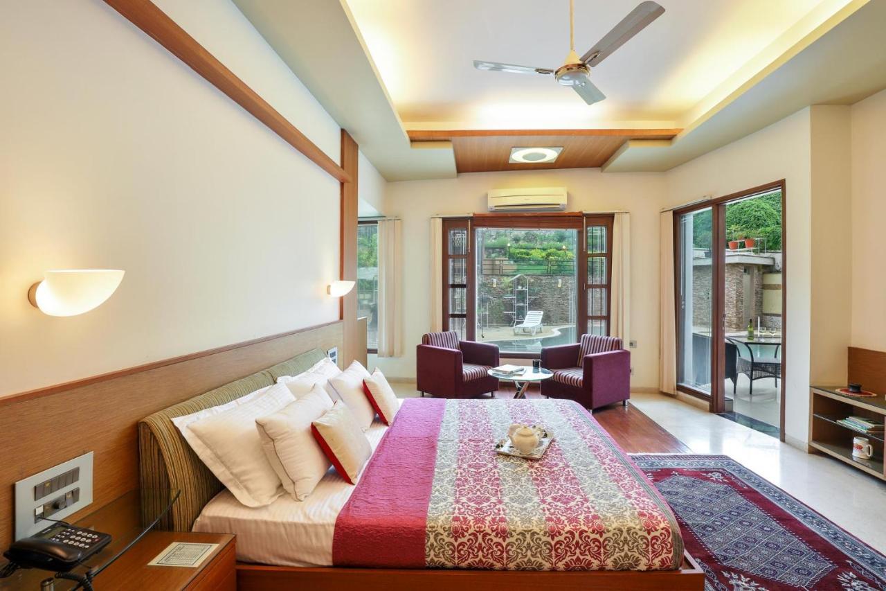 Stayvista'S Prakriti Farms With Outdoor Pool, Complimentary Breakfast And Hi-Tea Udaipur Esterno foto